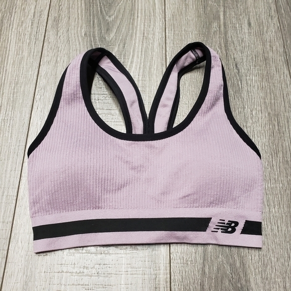 𝅺New balance sports‎ bra - Picture 1 of 3